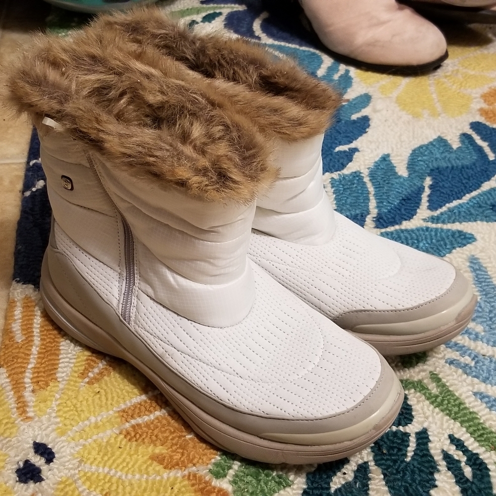 Bzee's White Winter Snow Fur Boots Size 10